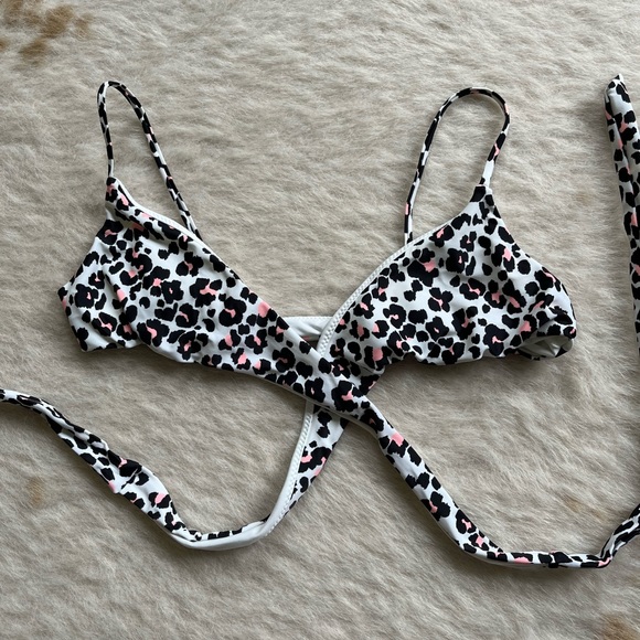 Show Me Your Mumu Leopard Bathing Suit Top - Picture 4 of 8